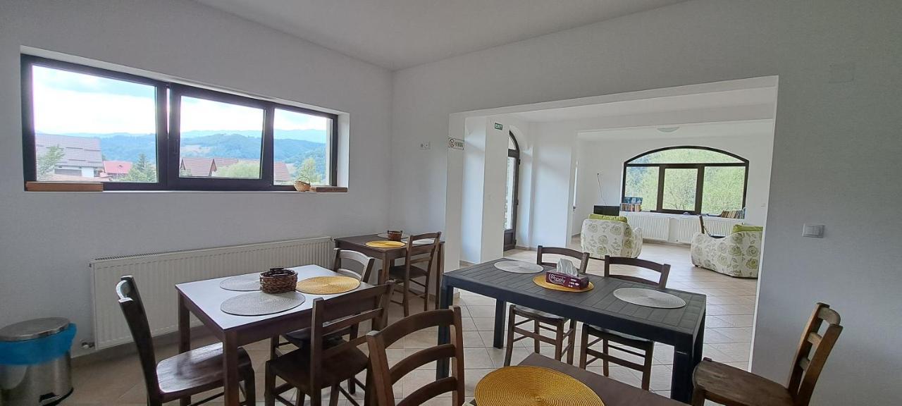브란 Casa De Vacanta 아파트 외부 사진