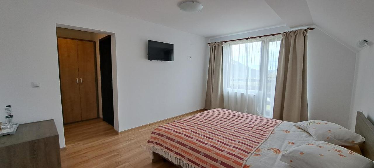 브란 Casa De Vacanta 아파트 외부 사진