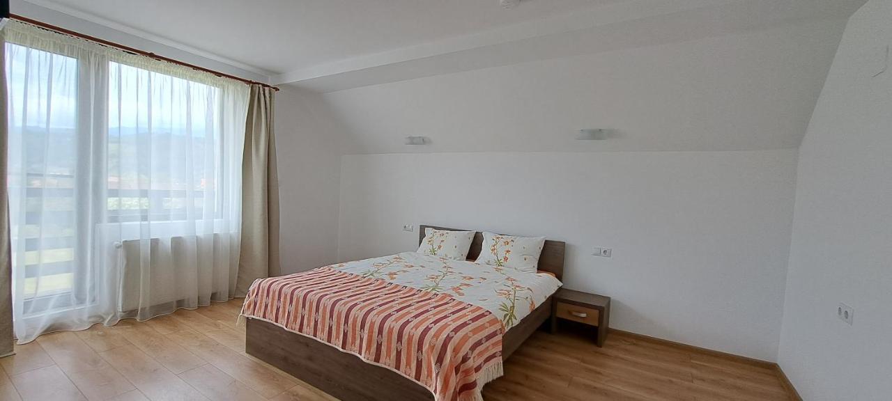 브란 Casa De Vacanta 아파트 외부 사진